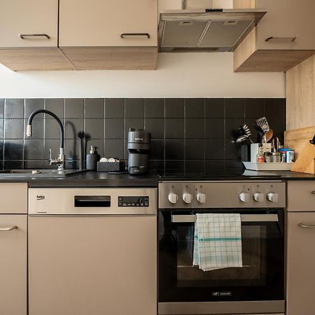 Airport Apartment Fuer 4 - Smart Tv - Kueche - Echarger Hamburg Exterior photo