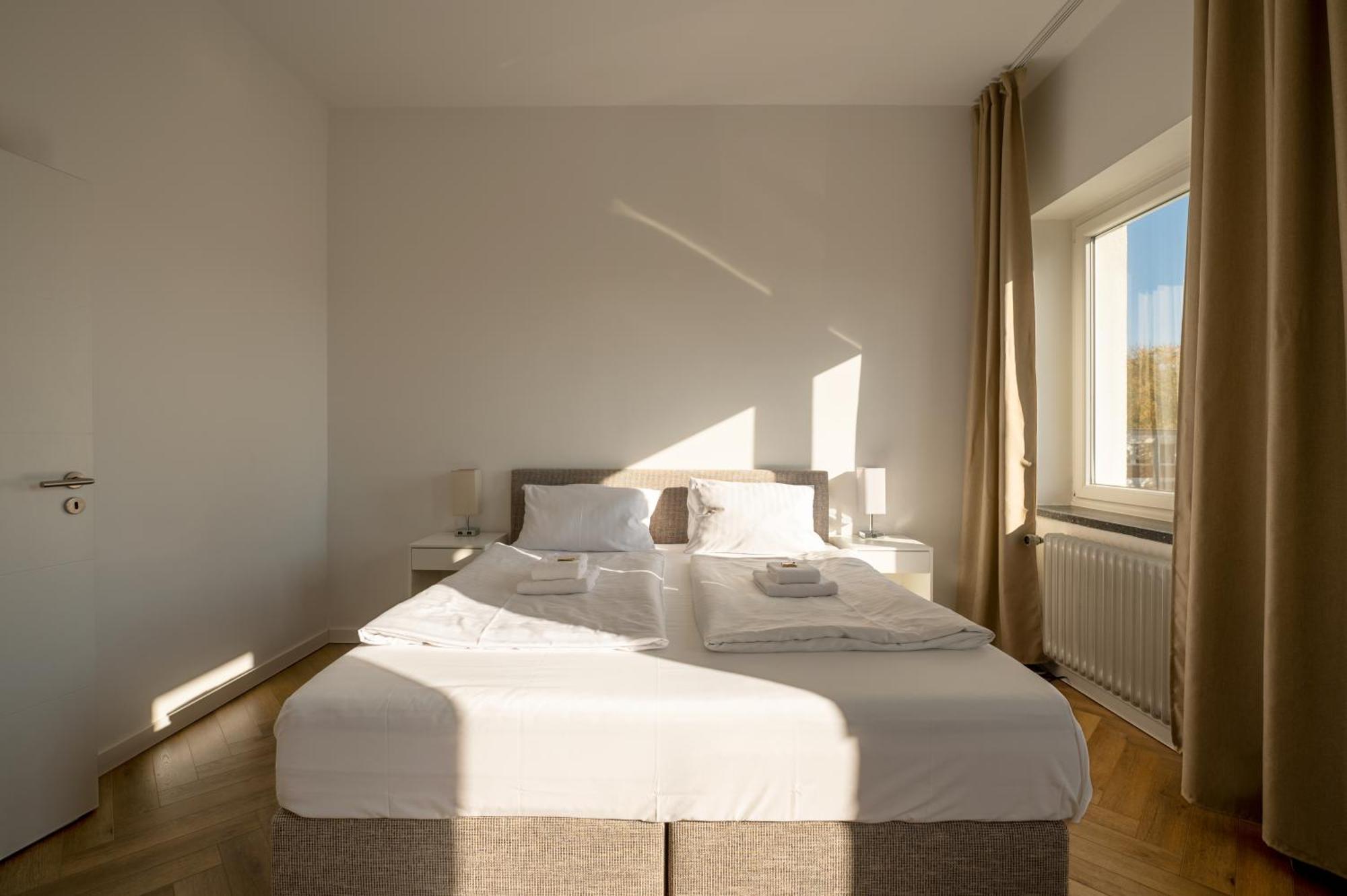 Airport Apartment Fuer 4 - Smart Tv - Kueche - Echarger Hamburg Exterior photo