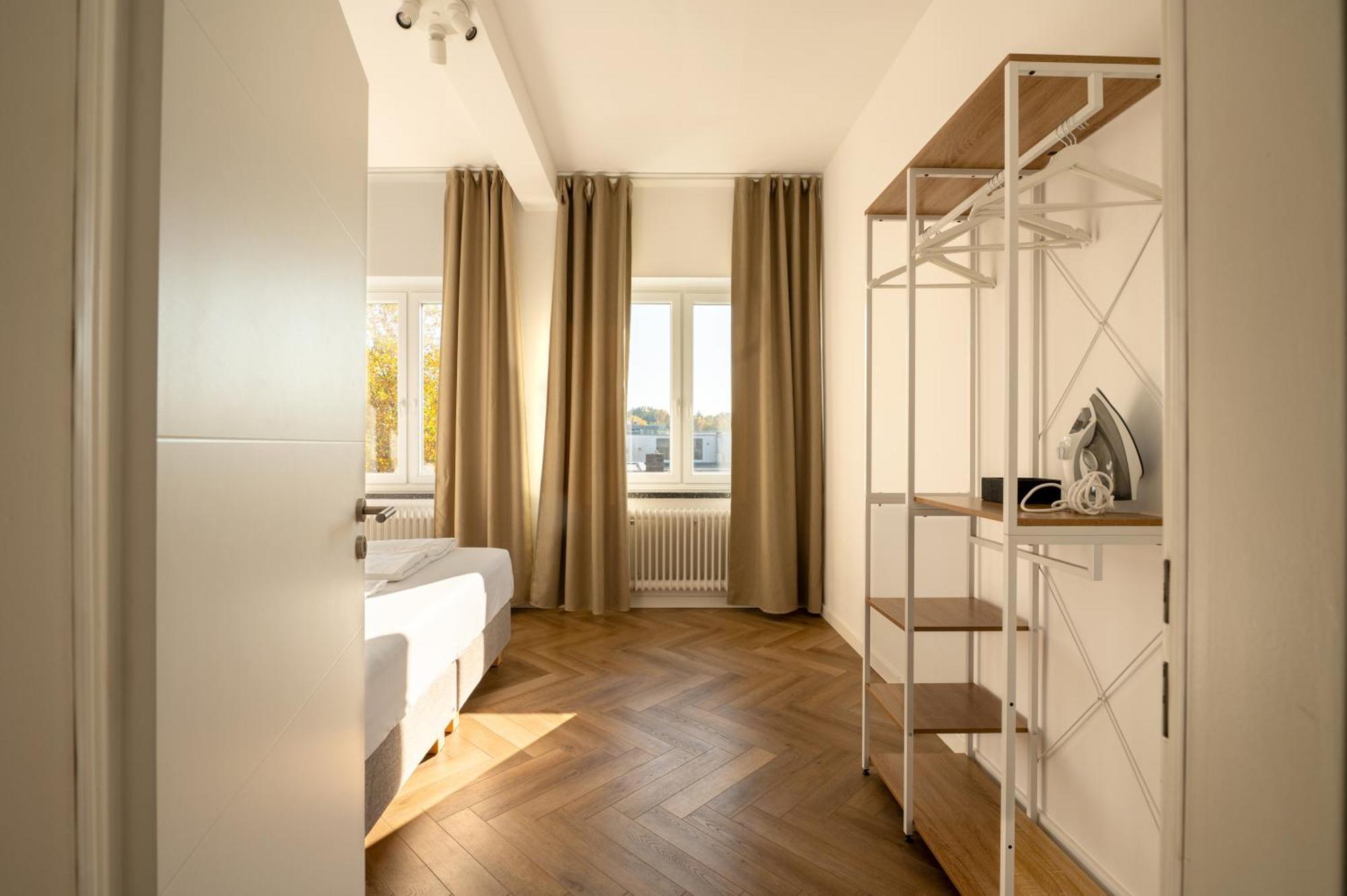 Airport Apartment Fuer 4 - Smart Tv - Kueche - Echarger Hamburg Exterior photo