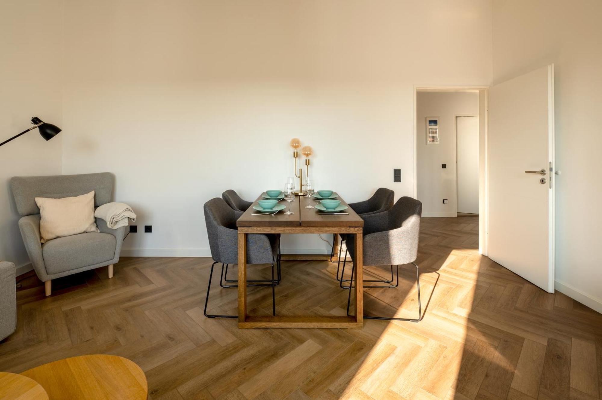 Airport Apartment Fuer 4 - Smart Tv - Kueche - Echarger Hamburg Exterior photo